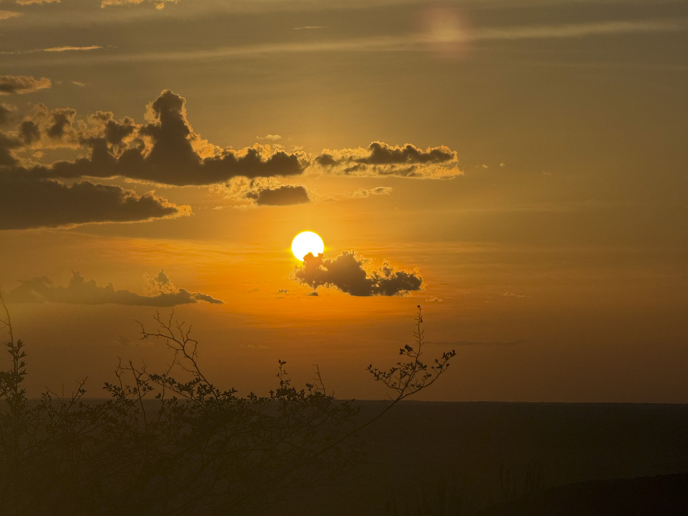 1.VICHADA - COLOMBIA - SELVA AMAZONICA - TUPARRO - PARQUE NACIONAL NATURAL - RIO - ATARDECER - COMUNIDADES (5)
